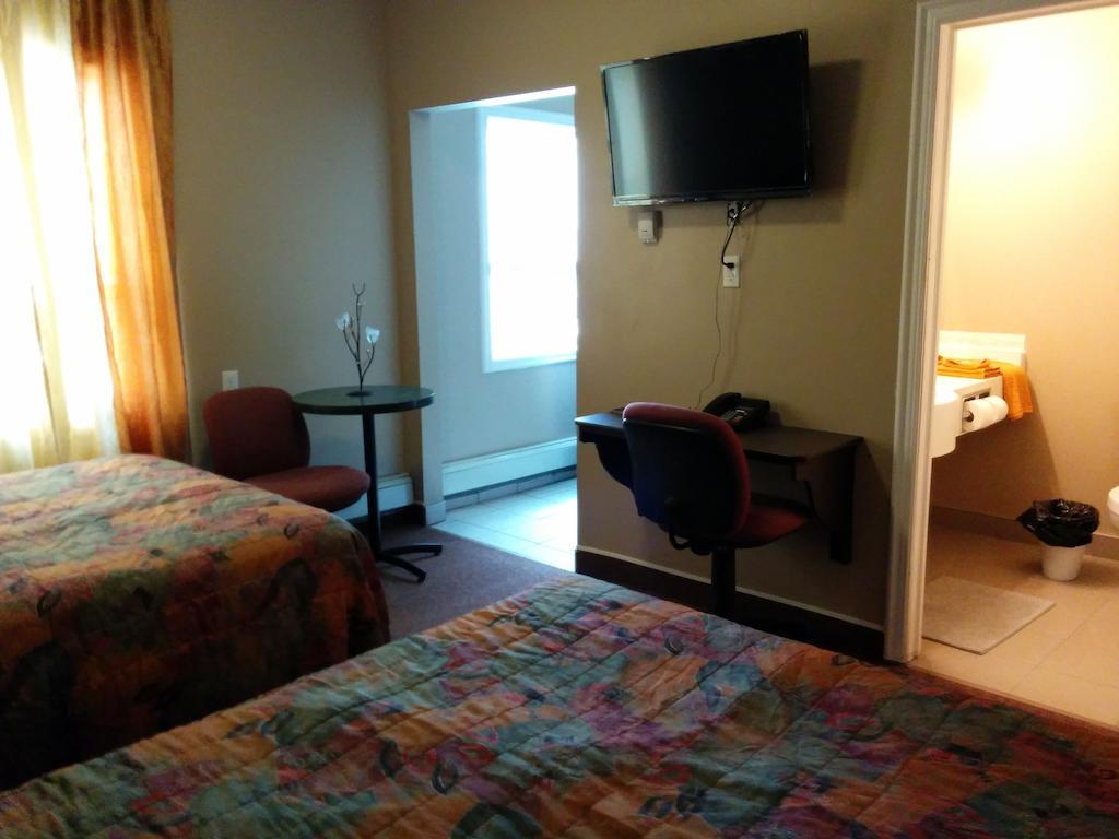 Bonnyville Hotel Экстерьер фото